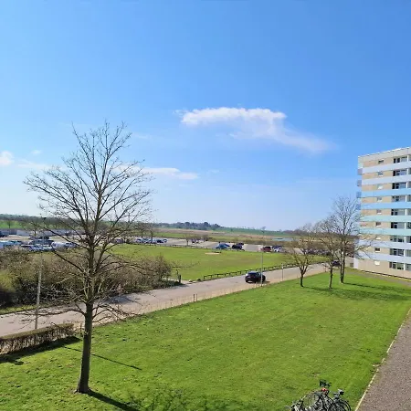 Apartment M02-002 *